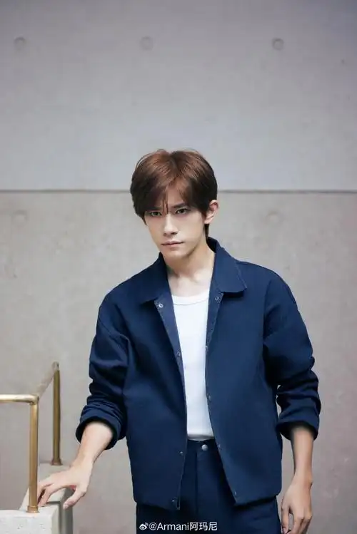 emporio armani##emporio armani全球代言人易烊千玺##armani聚光灯