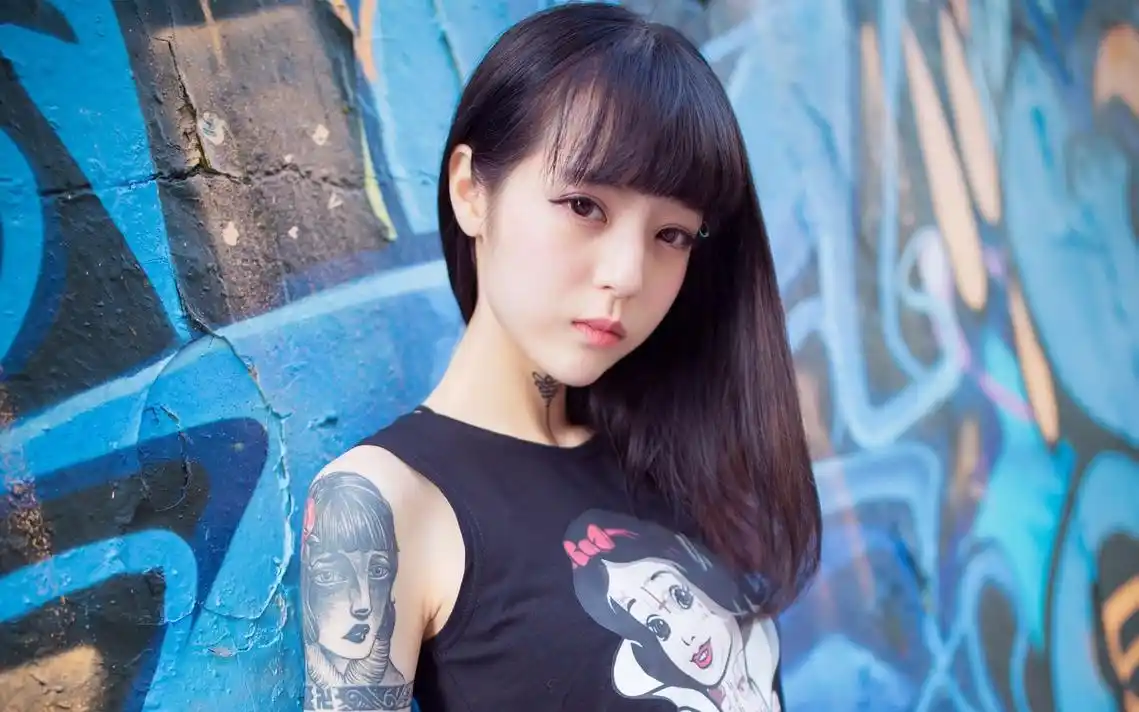 火辣纹身女孩美女图片壁纸16