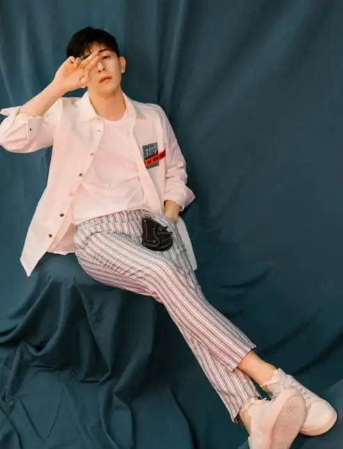 有种半永久叫邓伦穿古装换回休闲装后怎么变路人了