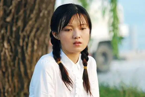 傅晶出道20年了,作品不下五十部,而且很多作品都是她出演的.