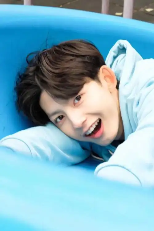 猛男00后高颜值鲜肉小帅哥图片帅哥猛男文章小虾米