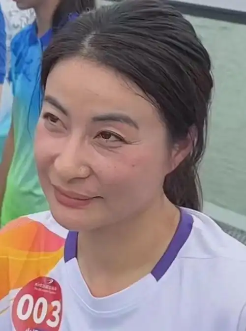 9月20日郭晶晶又上热搜亚运全素颜出镜太真实