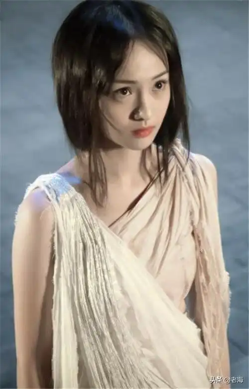 如今再想看郑爽的盛世美颜,只能翻翻老照片了.