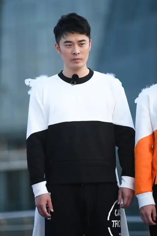 陈赫《奔跑吧》福尔摩斯上身 最强神力"吓哭"邓超