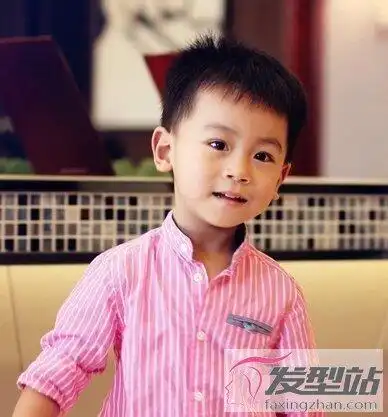 小男孩平头帅气发型 时尚从娃娃抓起--sms580