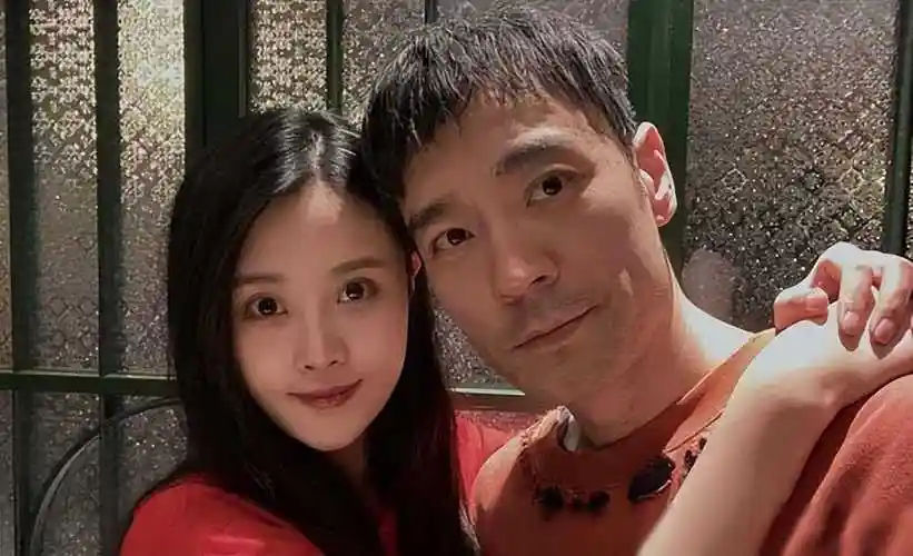 原创他娶过郝蕾爱过王珞丹负了殷桃没想到38岁时娶了小11岁