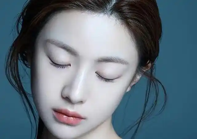 越来越多,皮肤会变得没有光泽性,整个人看起来老气横秋的,想当美女