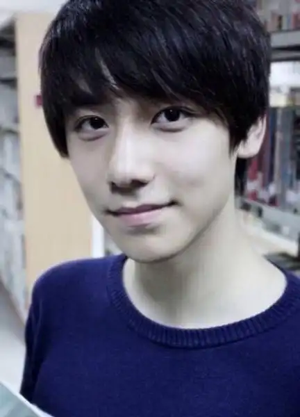 北大图书馆男神爆红 国民校草最强颜值集合