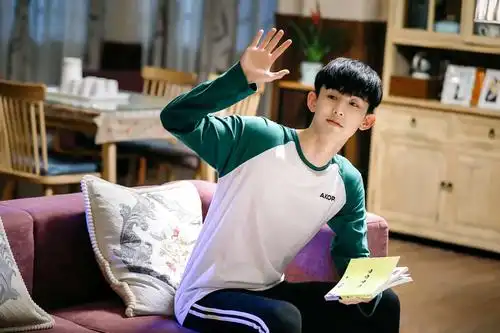 《少年派》郭俊辰演技实力圈粉,和老戏骨同台飙戏看点十足