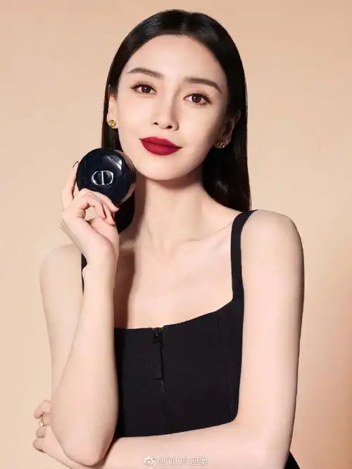 一起探索dior迪奥中国彩妆代言人杨颖@angelababy的持光锁妆秘诀:以