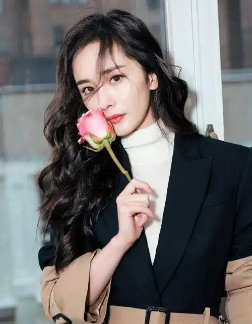 港媒曝刘恺威投资物业大涨,与杨幂离婚金钱利益仍未厘清_工作_带着