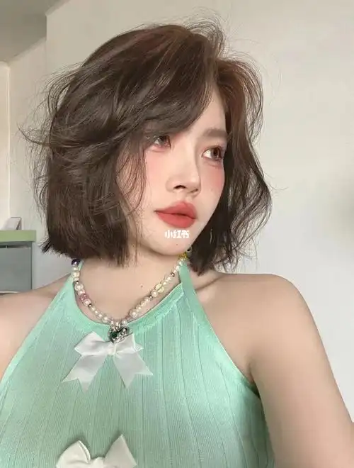 女生短发烫发也可以这么好看