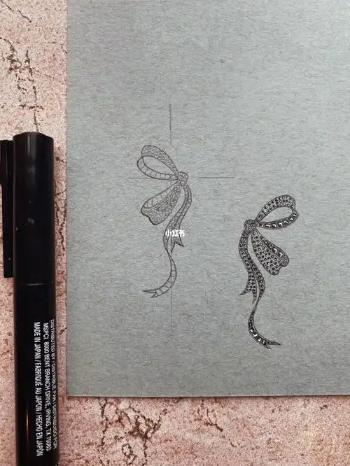 手绘落字成暖耳环