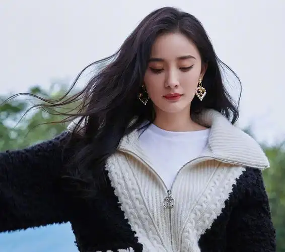 杨幂美图寻寻幂幂不离不弃