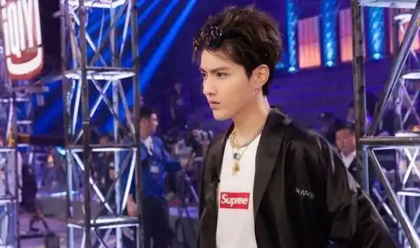 原创张艺兴参加新综艺大方谈论女朋友标准结局转的有点快