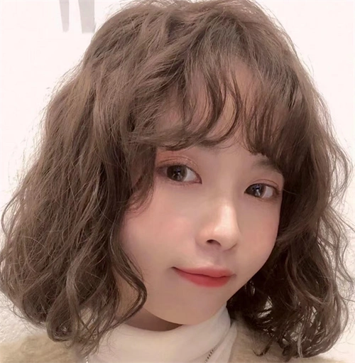 可爱软萌蛋蛋卷 减龄女生短卷发_女生卷发 - 美发站