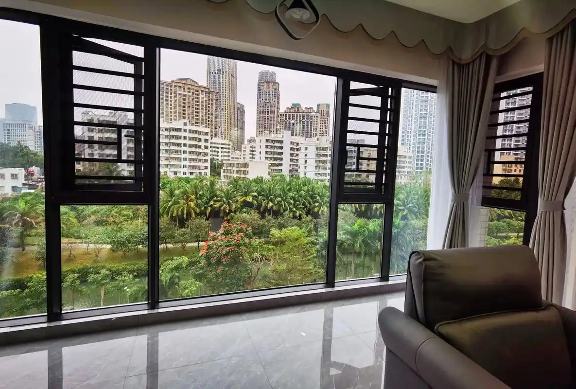 优质的封窗实景效果图#高端系统门窗 #封阳台 #高端门窗定制 - 抖音