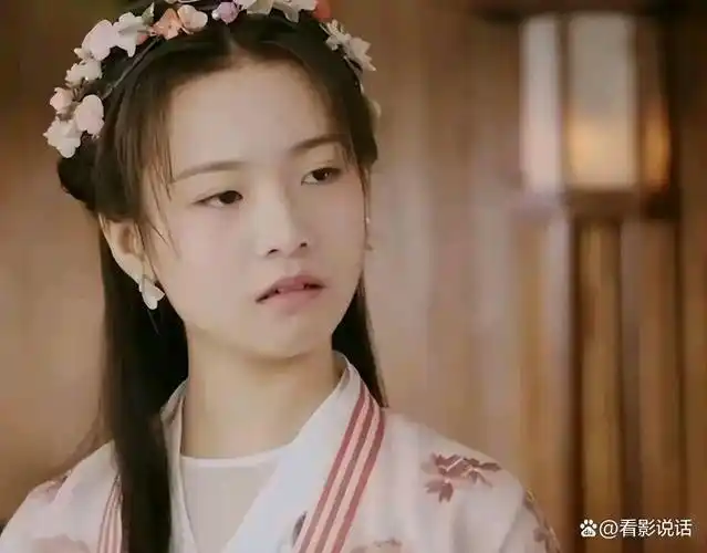 李庚希虽是00后明星,可作品已经不少了,在《小欢喜》扮演了乔英子,在