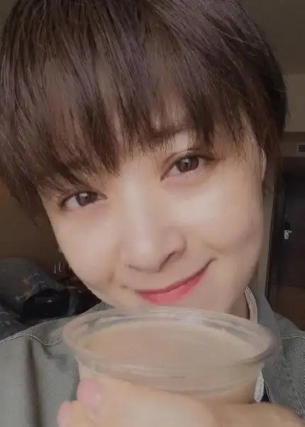 有趣的是,蒋欣近期照流出,网友们发现她瘦了,而且还是彻彻底底的瘦了.