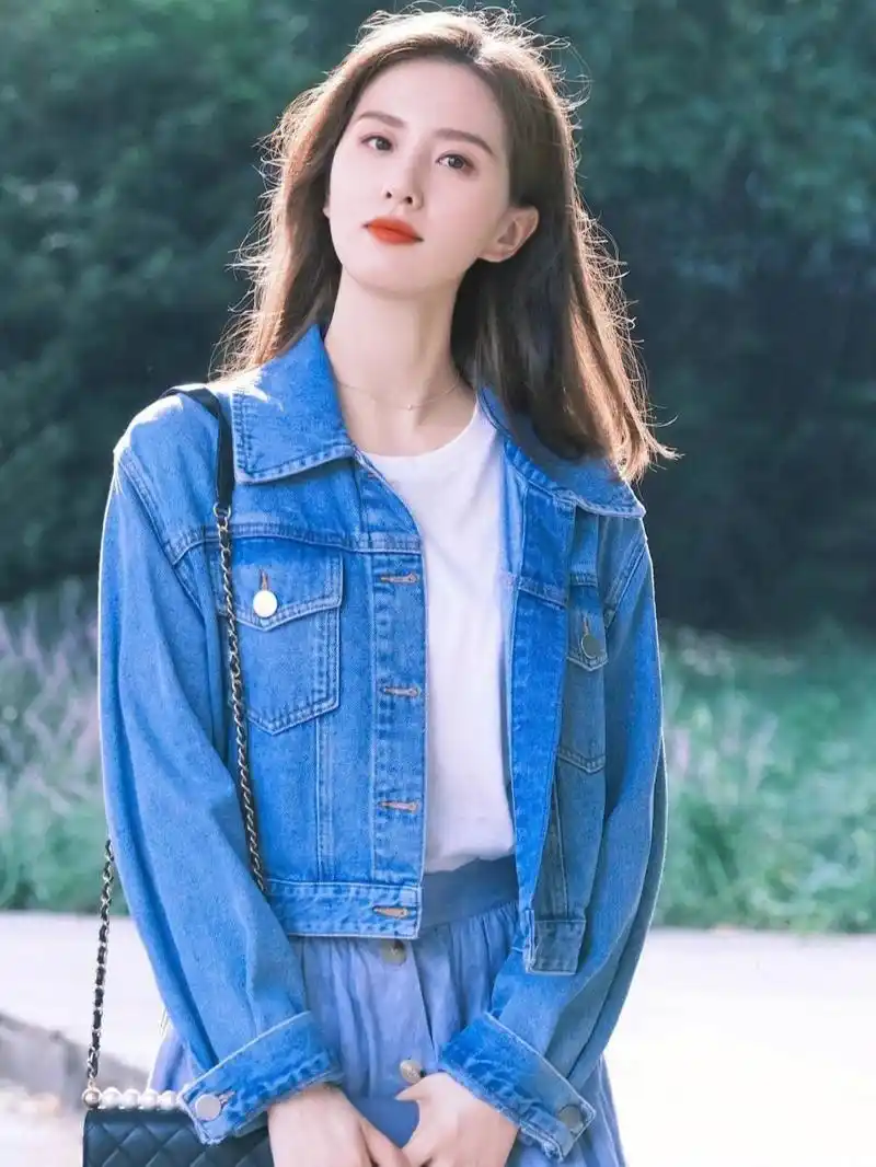 6岁刘诗诗现身上海!单扎马尾充满青春活力,肤白貌美似18岁少女"