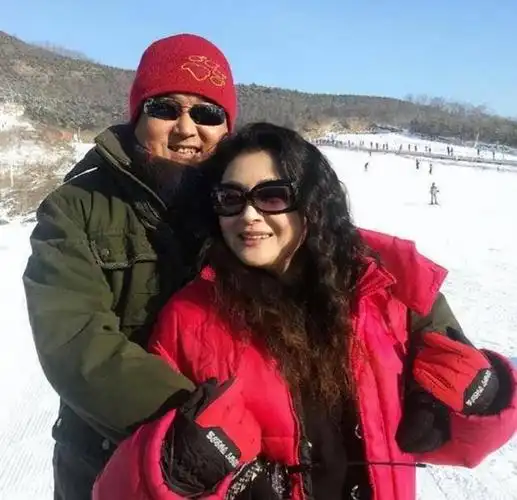 回顾"谢大脚"于月仙:一生无儿无女,去世1年后丈夫选择让人泪目