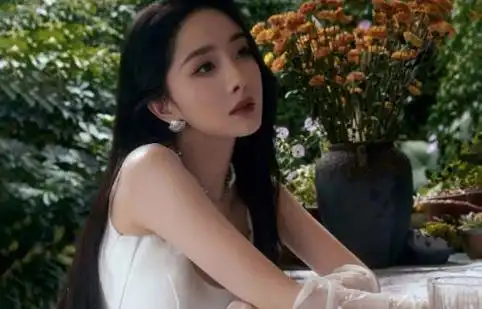 明星走红毯有多拼?杨幂,关晓彤是典型,让人眼前一亮