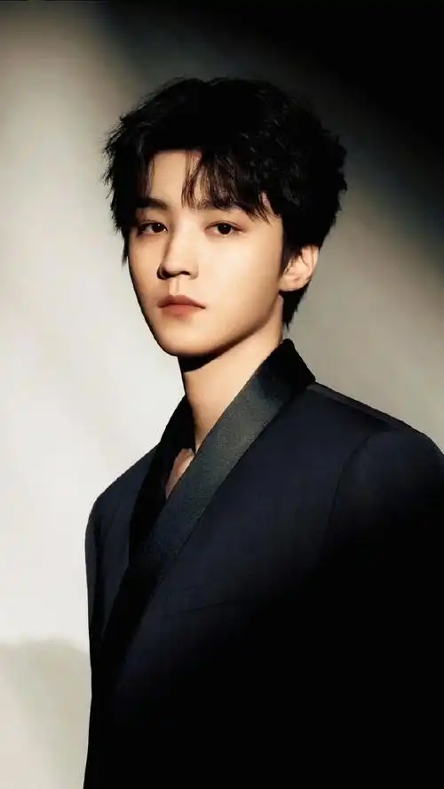 王俊凯推荐精品国货##王俊凯邀你赴纯净之约##歌手王俊凯