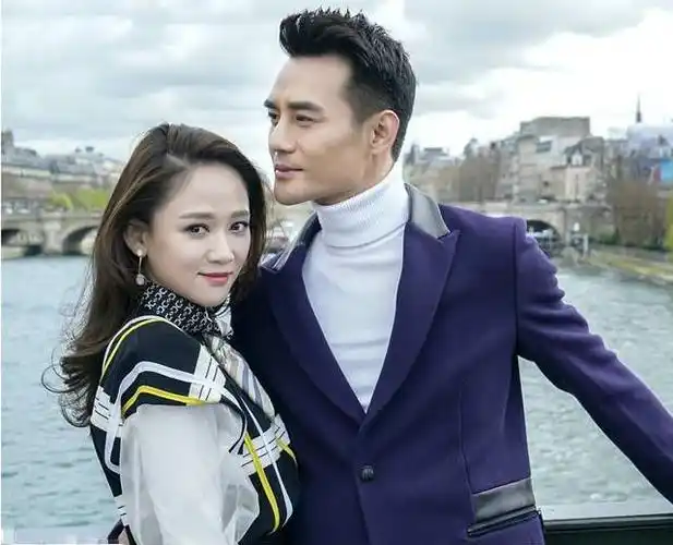 陈乔恩未婚先孕?素颜现身机场肚子大到遮不住