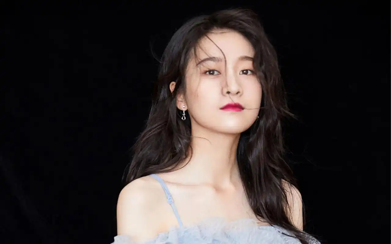 张雪迎性感妩媚写真图片桌面壁纸