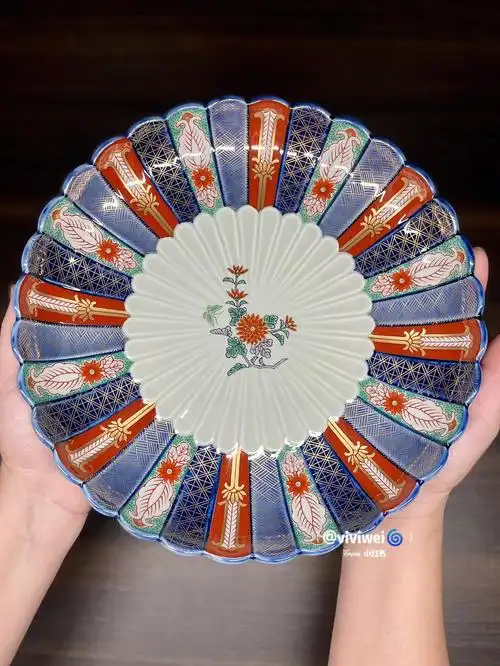 林九郎出品的瓷器,完美的诠释了彼时日本对美的极致追求