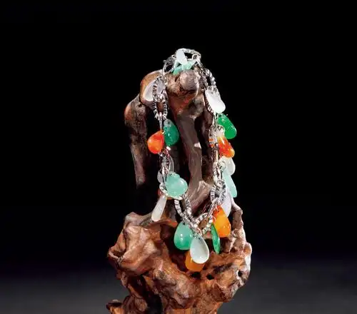 303818k金镶翡翠全家福