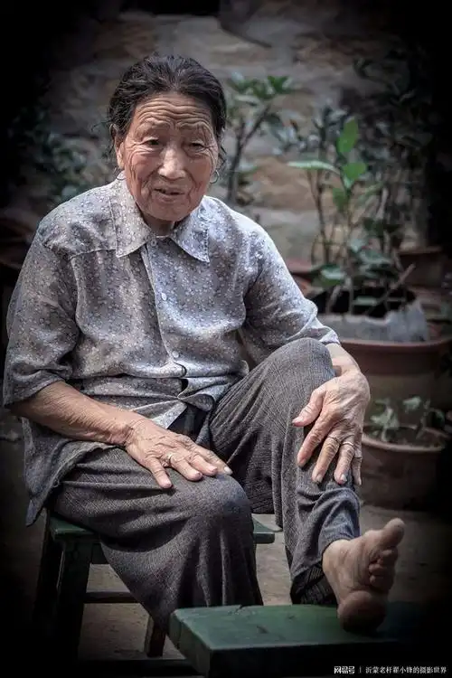 旧社会女人们受到如此摧残 在大山深处的母亲们还饱受如此伤害_网易