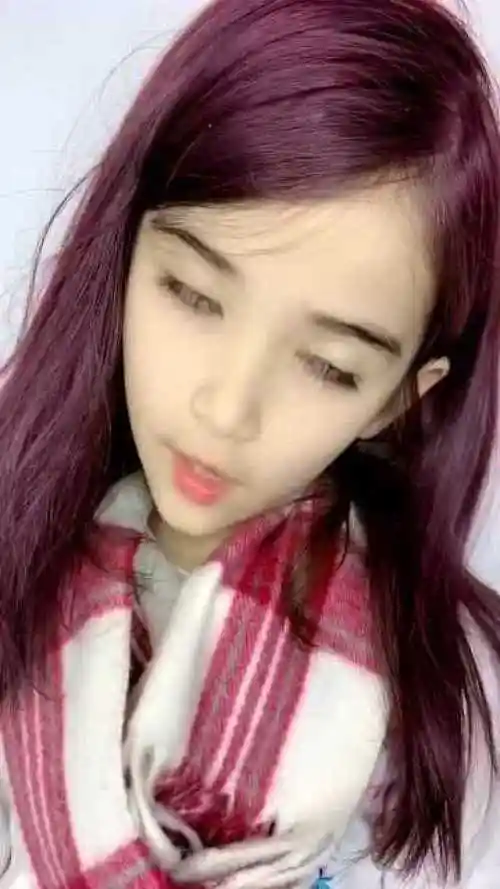 中法混血的女孩,一双眼睛太深邃了,长大不知道又能迷倒多少男孩!