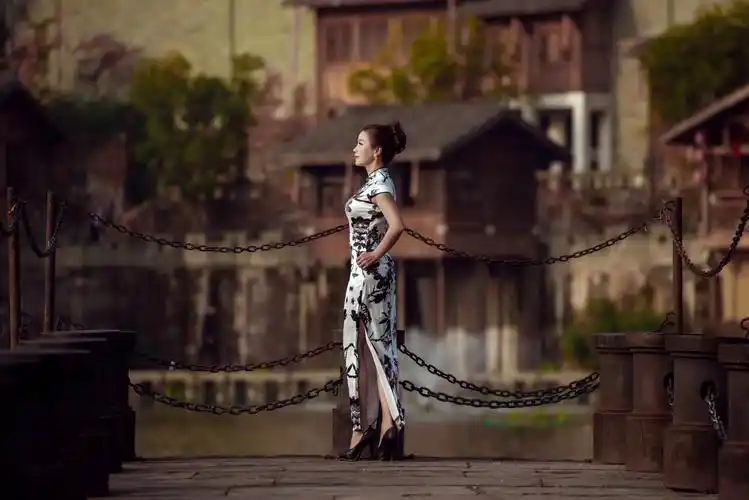 〈现代诗〉 心湄如堤 寻找往事芬芳