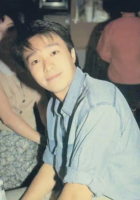 90年代的港片男神,个个都是穿搭界的高手 - 型男范_郑伊健_周星驰