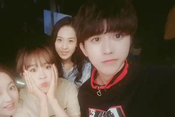 蔡徐坤的女朋友是谁是不是大家说的卢洋洋呢