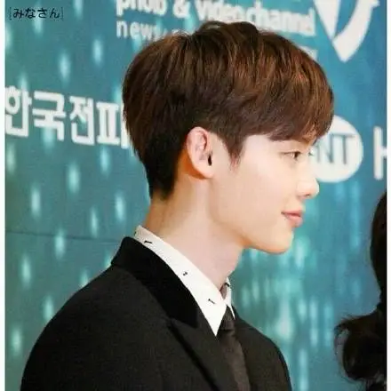 李钟硕分享160209分分钟让你血槽变空的钟硕侧颜