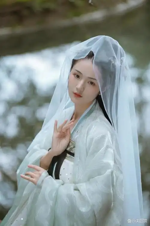 古装汉服美女仙女户外写真太漂亮了蒙眼这个意境太好了