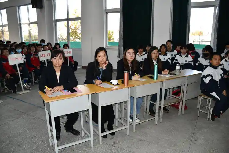 元氏二中"青春飞扬 梦想起航"演讲比赛