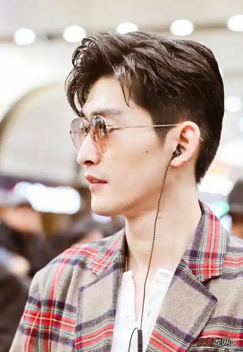 张翰素颜look太能打 张翰的眼睛图片 _生活百科