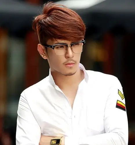 型男最爱的男生斜刘海发型图片