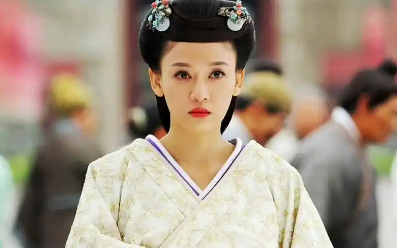 桌面壁纸 明星图片 > 正文  本文 陈乔恩王的女人精美素材_善良多情的