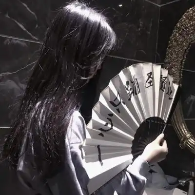 女生背影黑系头像