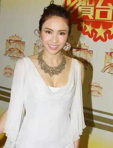 p>黎姿,1971年10月1日出生于中国香港,祖籍 a target="_blank" href=