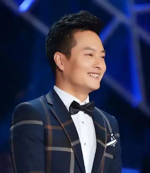 草根歌手云飞:成名后与妻子离婚,如今6年过去,他们怎样了