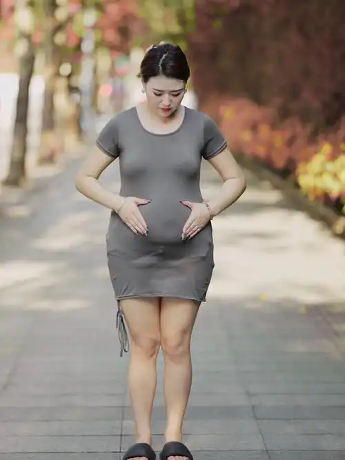 身高:168cm体重:134斤这秋冬连衣裙真的惊艳我了  也太显瘦了吧!