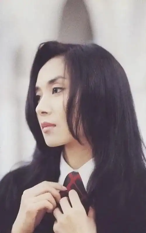 回顾邝美云19岁当选港姐38岁拥有百亿身家三拒豪门60岁未婚