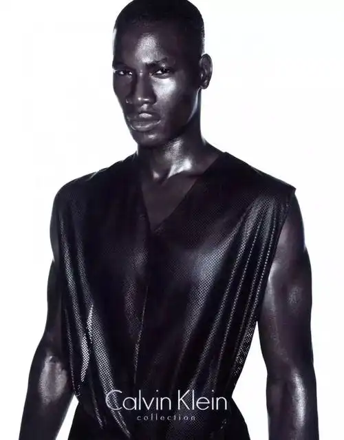 模特中很特别的存在法国人corey baptiste也成了一个模特在他红之后