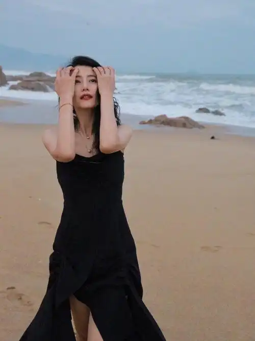 高圆圆 姐我也不会游泳!