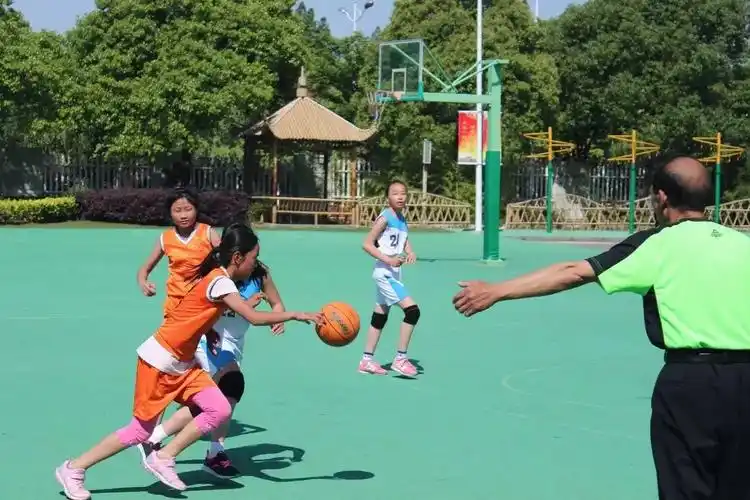 崇明这些小学生奋勇pk这是场不一样的篮球赛